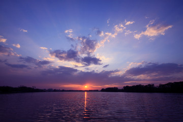 东方风行汽车/买车在线咨询预约